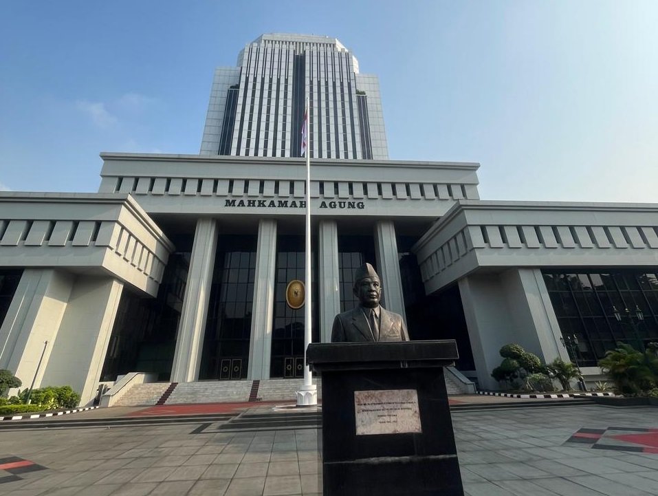 Tiga Pilar Pengadilan: Peran Hakim, Kepaniteraan, dan Kesekretariatan yang Tak Terpisahkan