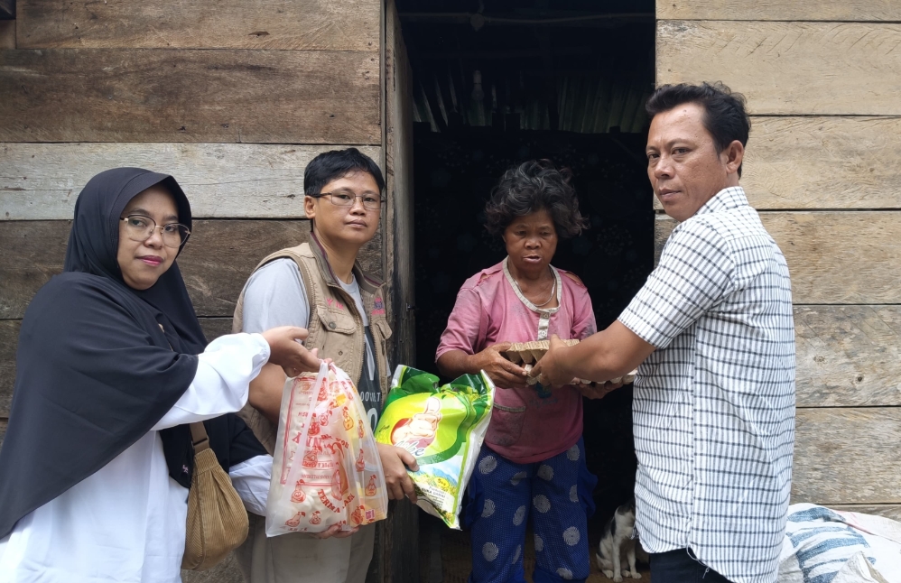Momentum HUT ke-9 dan Ramadhan, SMSI OKU Selatan Salurkan Bansos untuk Masyarakat