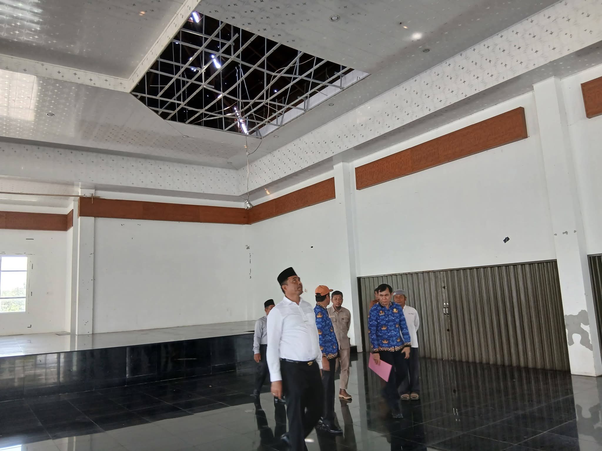 Temukan Kerusakan, Bupati OKU Selatan Minta GSG Islamic Center Segera Dibenahi