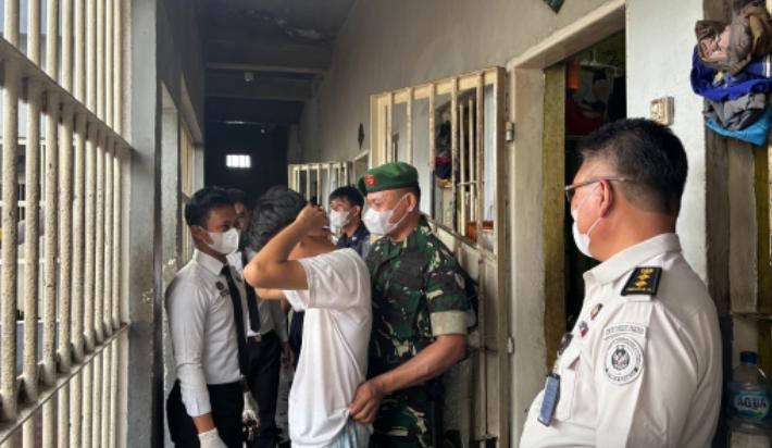 Sinergi TNI-Polri, Lapas Muaradua Intensifkan Razia Blok Warga Binaan