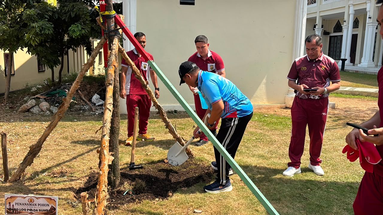 Kapolda Sumsel Tanam 30 Pohon Produktif, Wujud Nyata Polri Presisi Mendukung Pembangunan Berkelanjutan